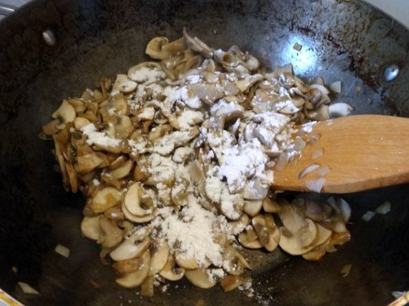 Cuisine moldave champignons à la crème