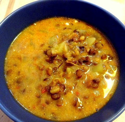 Cuisine moldave Soupe lentilles curry pommes de terre