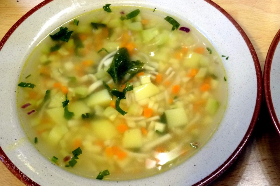 soupe aux légumes avec morceaux